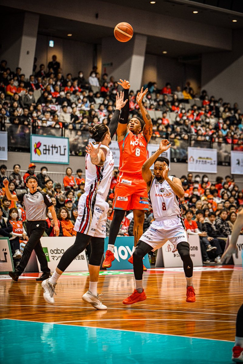 soboteto's tweet image. 期待以上の大活躍！
ドラフラには、ジェッツ時代とはまた違った立ち位置を求めてやってきたと思うけど、本人の総括も聞いてみたい😄

🐆
#christophersmith
#広島ドラゴンフライズ
#ドラフラ202526