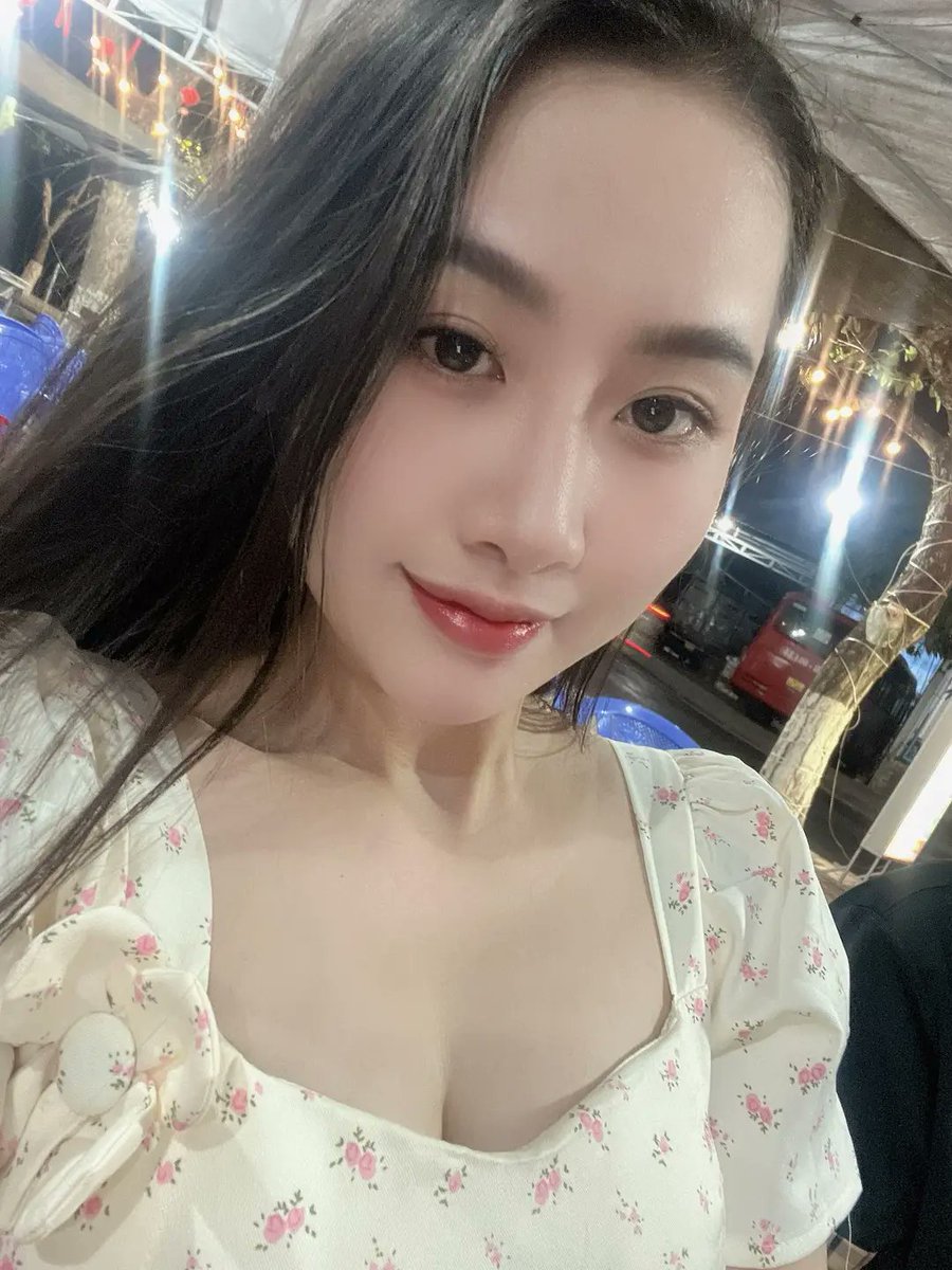 Thu Ngân tweet media
