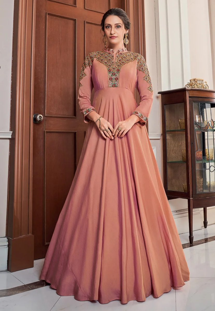 banostitching's tweet image. ✨ Soft peach, timeless grace 💫
Elegant embroidery + flawless flow = perfect formal look.

Ap apni pasand ka kisi bhi brand ka suit custom stitch karwa sakte hain ✂️
📍 DHA Phase 5 Lahore | 🌍 Worldwide delivery

#fashion #style #elegance #maxidress #customstitching #fyp