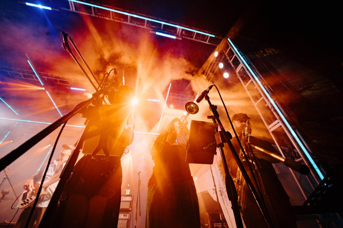 DeepDiveUM's tweet photo. Tired: Lazy Sundays.

Wired: Rocking out to three massive @umphreysmcgee sets.

(📸: @abbyfoxphoto) https://t.co/VRFsjz2xTj