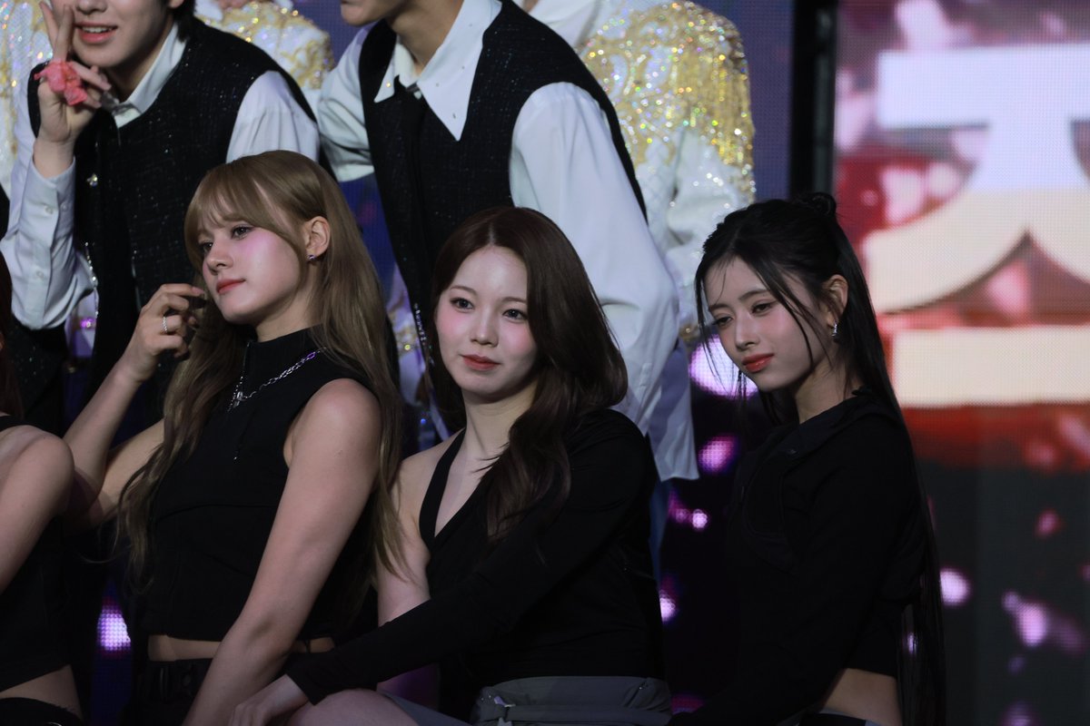 241117 #Ayaka Load in 4K | full set check the replies