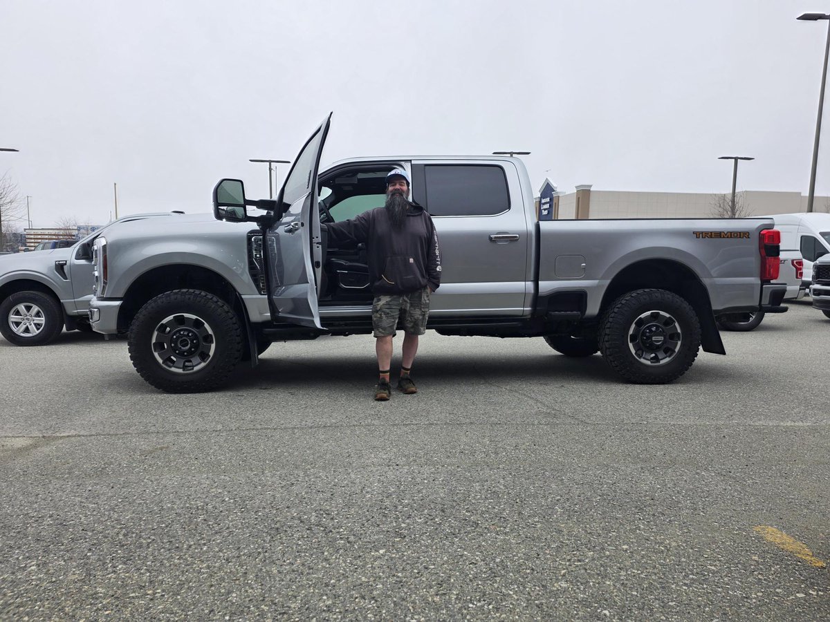 fordwasilla's tweet image. Scotty J, congrats to you! We appreciate you trusting Aaron Johnston through the process. Treat yourself:

cutt.ly/mtZx0jJG

#kendallfordofwasilla #ford #fordf350sd #f350sd #truck #trucklife #wasillaak #wasillatrucks #fordlife #kendallauto #letsstartsomethinggreat