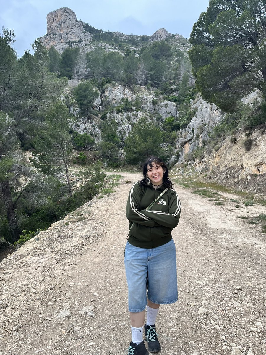 leirinchis's tweet photo. genuinamente chicas, creo que hay que empezar a hacer cosas para ser felices https://t.co/4ektT1FQmo
