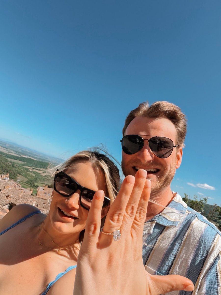 master_like_'s tweet photo. She’s a @UHCougars for life now 💍 https://t.co/dwdbyrzdPA
