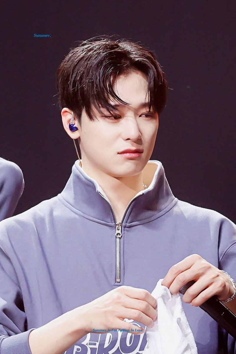 코미 tweet media