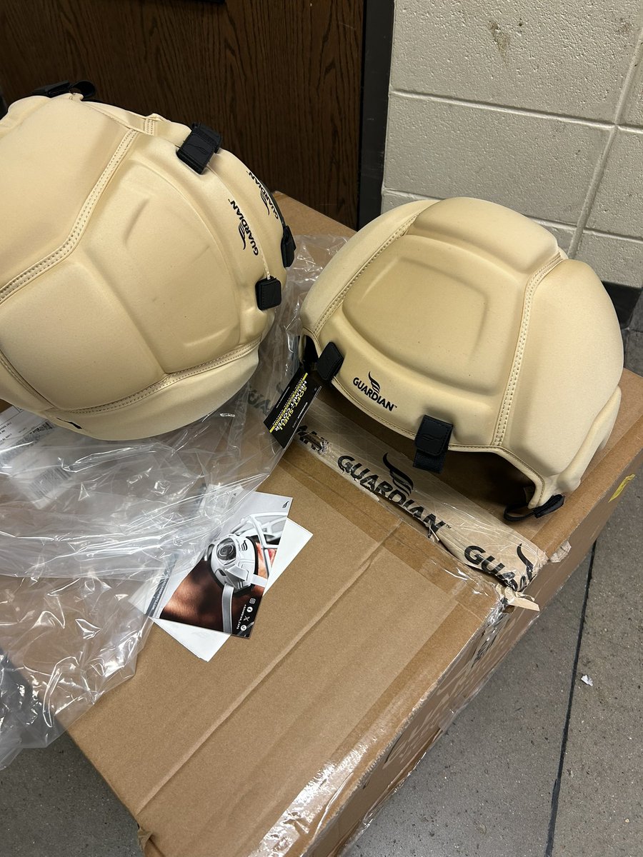 coach_appling's tweet photo. Just got these for entire team! Thanks go out to Friends For Tarrant LLC and everyone that bought Cokes or donated. GO CATS!!! https://t.co/scdfXHUZ9B