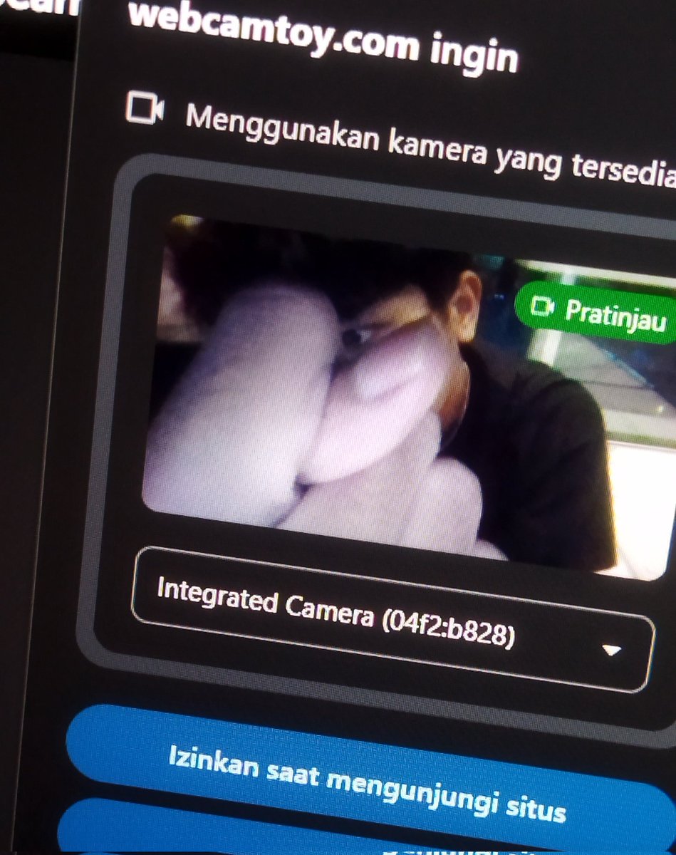 udneil's tweet photo. jempol di jepit sama jari di tengah https://t.co/L90bwkV6EW