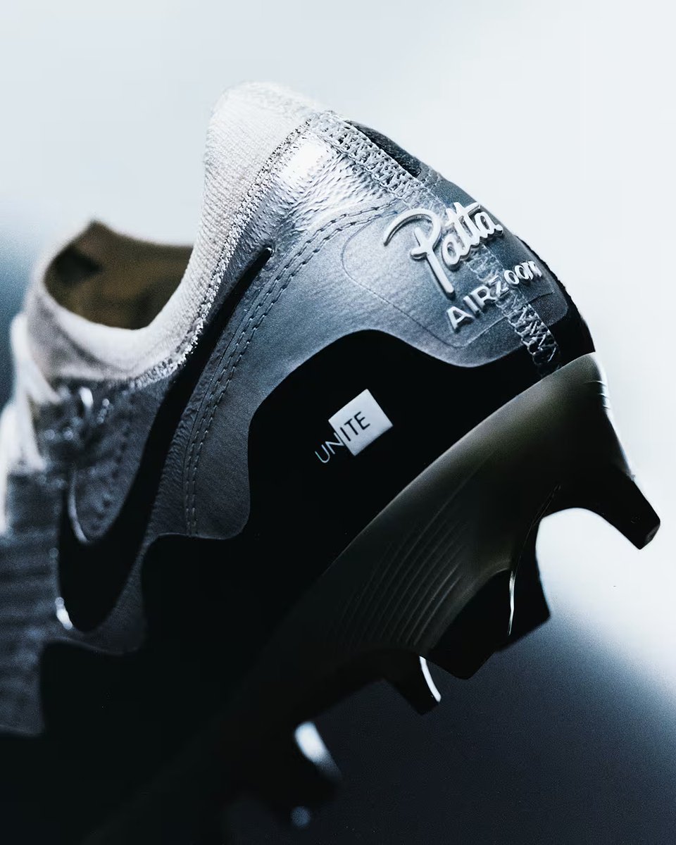 CaminoTV's tweet photo. Nos footeux c’est comment ?! Jouer en Patta Nike y a un bail hein https://t.co/BUzXZH7wou