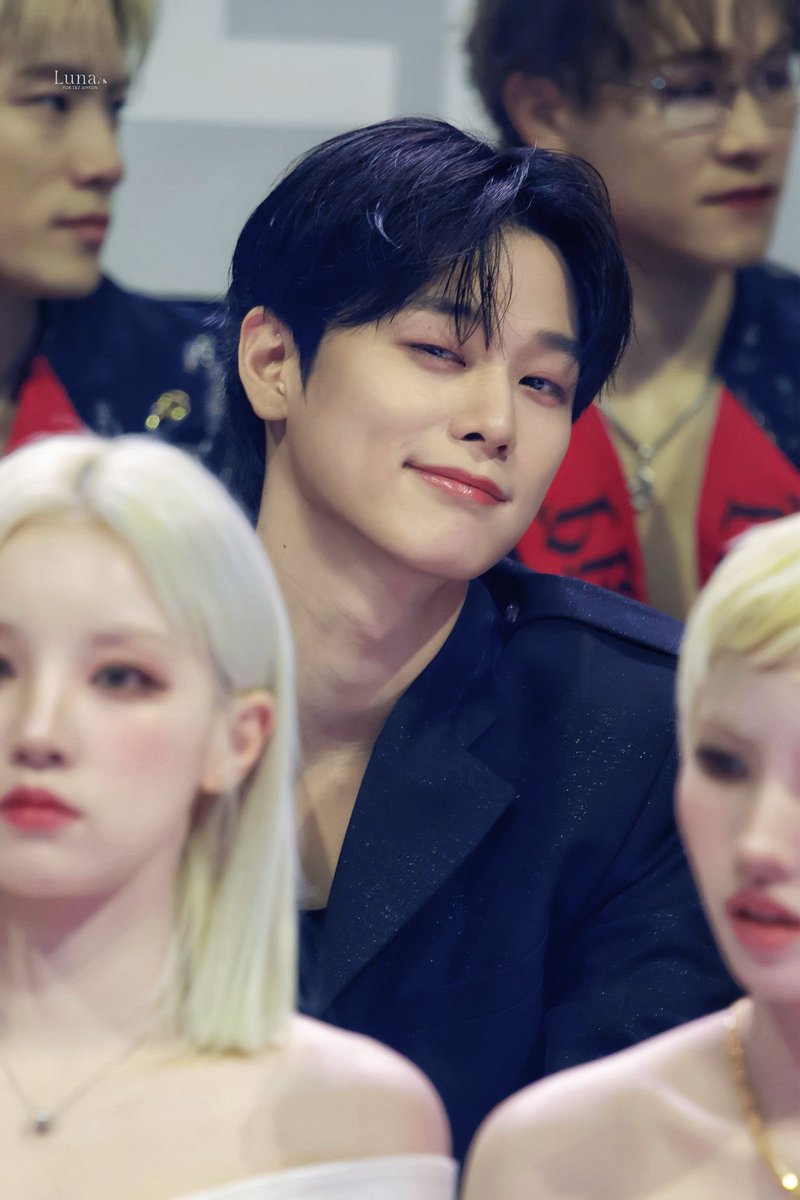코미 tweet media