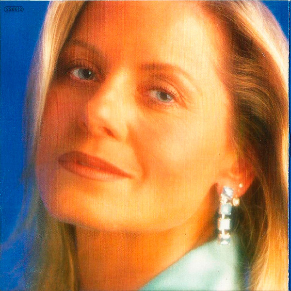 Vera Fischer em todo seu esplendor na capa, contra-capa e encarte do CD Laços de Família nacional em 2000.
