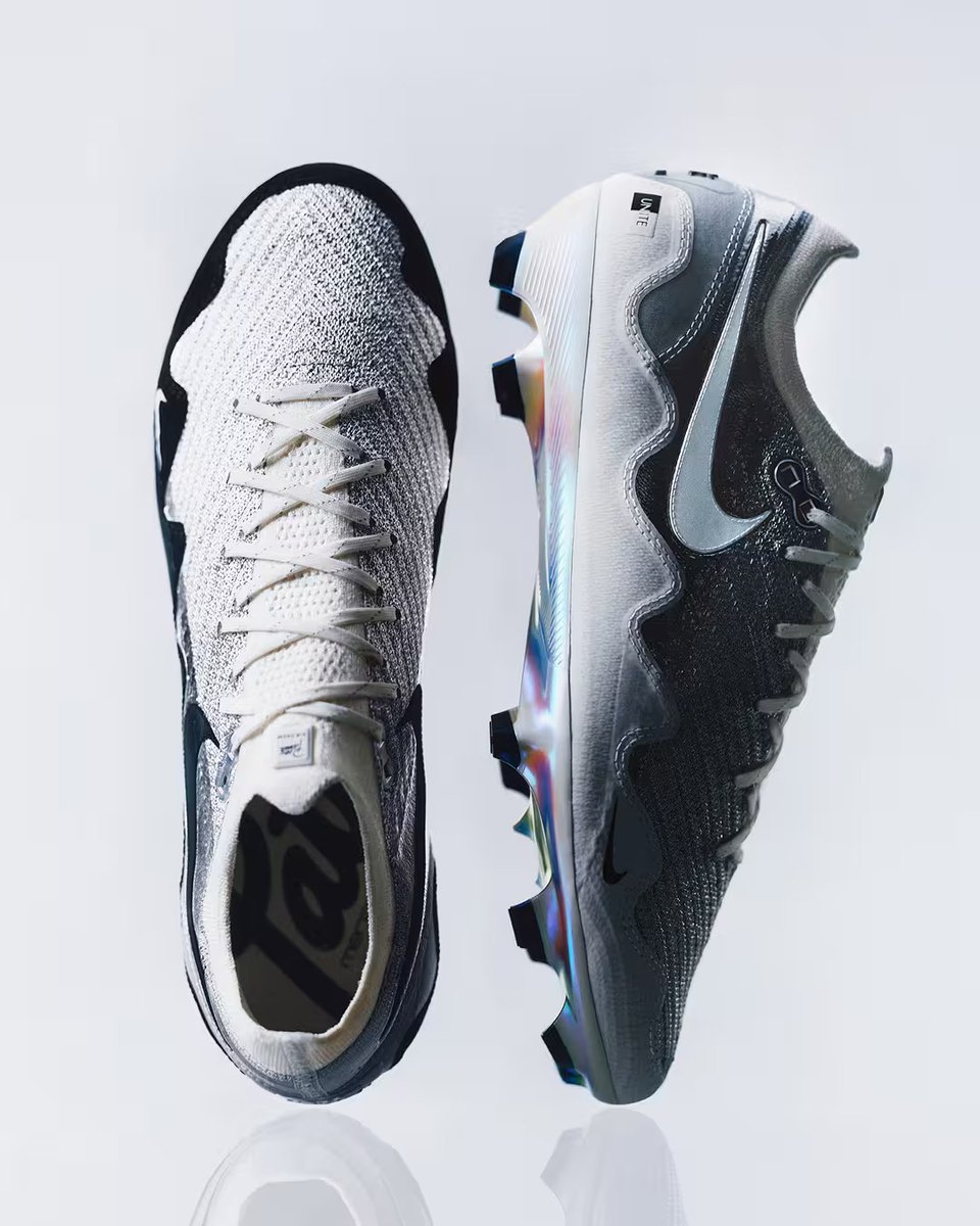 CaminoTV's tweet photo. Nos footeux c’est comment ?! Jouer en Patta Nike y a un bail hein https://t.co/BUzXZH7wou