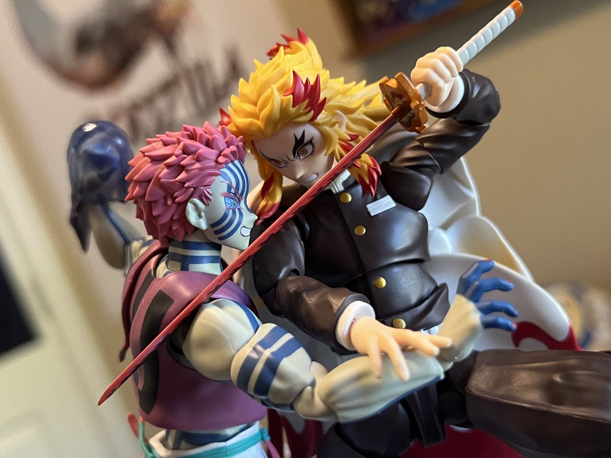 Claire_JFY's tweet photo. RENGOKU AND AKAZA POSES

been a bit since ive posed these two but i love how they turned out! https://t.co/I2FULEGHAE