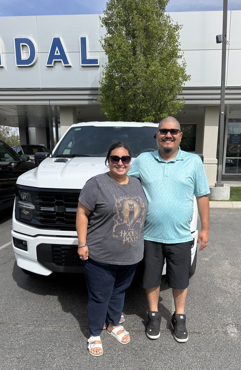fordmeridian's tweet image. Anthony &amp;amp; Myriam H, what a great choice! Thank you for letting Joel Shock help you. Accessorize your driveway:

cutt.ly/NtZb2bqe

#kendallfordofmeridian #ford #fordf150 #f150 #truck #trucklife #meridianid #meridiantrucks #fordlife #kendallauto #letsstartsomethinggreat