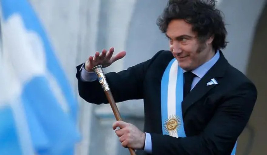 📉#Política | Milei en picada 

La bronca popular crece fuerte y la desaprobación de Milei es cada vez mayor

🔗acortar.link/pmX8Qs