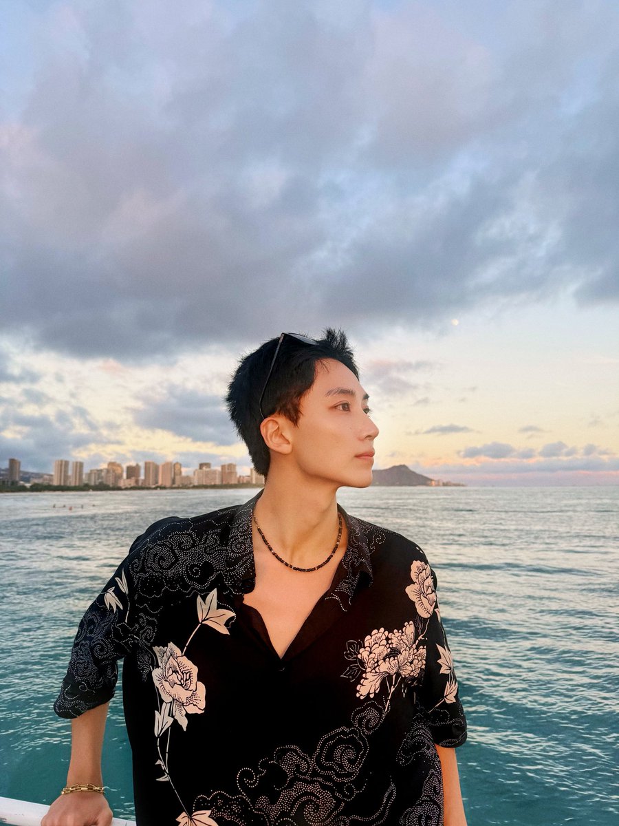 feel q gamit na gamit to soon pang thirst trap ni jh pag nagsisilos siya sa mga au