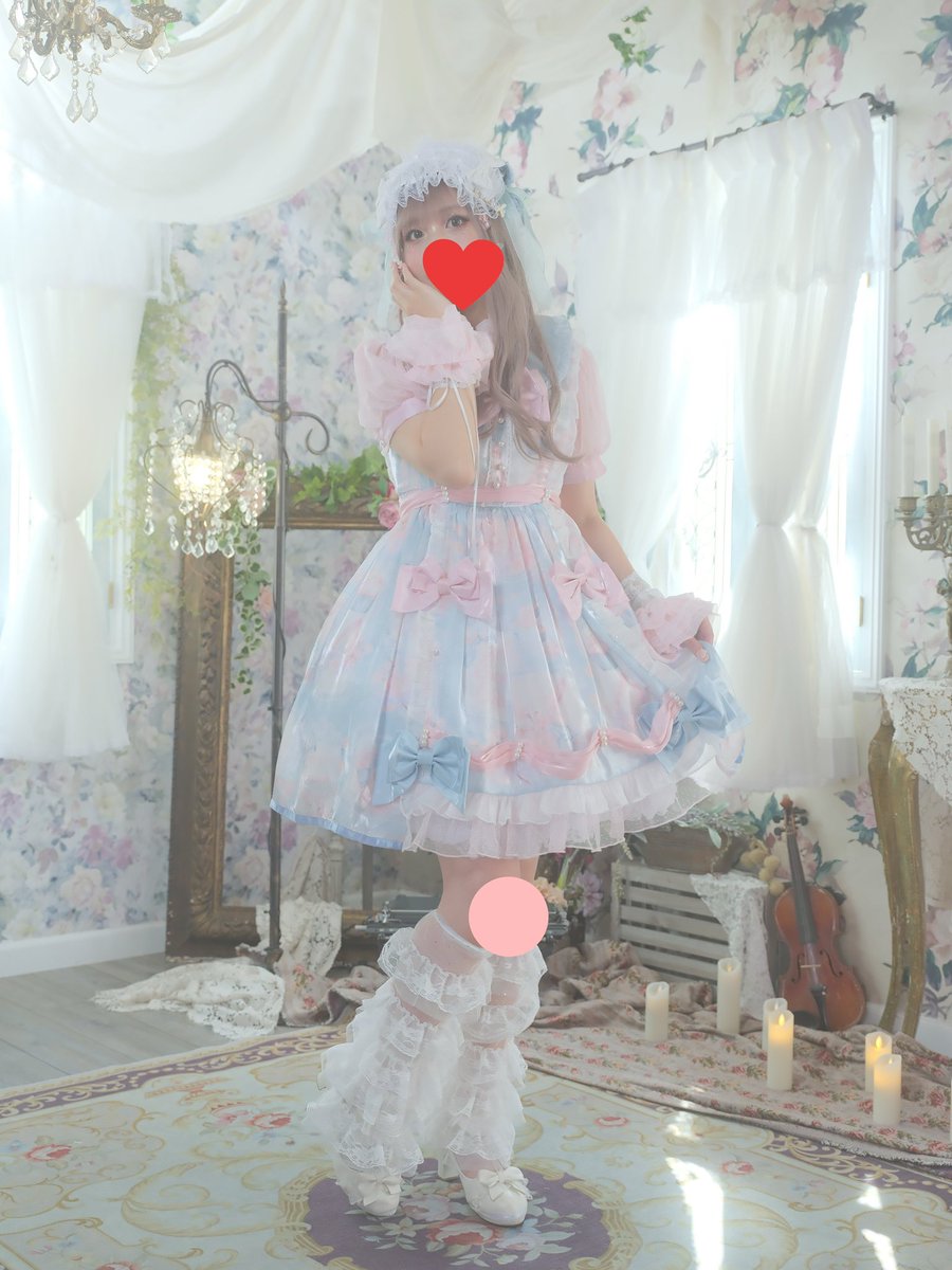 ne_mfz's tweet photo. ロリィタ体験想像以上に可愛くしてもらえて震えたwww
原型とどめなさすぎて自分だって分からないのであげちゃう。
平成1桁ガチババア1児の母の限界です。
【感想】
・ヘアメイクさん優しい☺️
・ポージング難しいしクソ下手w
・カメラマンさん厳しかったけど極限まで可愛く撮ってくれた
・お客9割外国人 https://t.co/2oO9hIvfBp