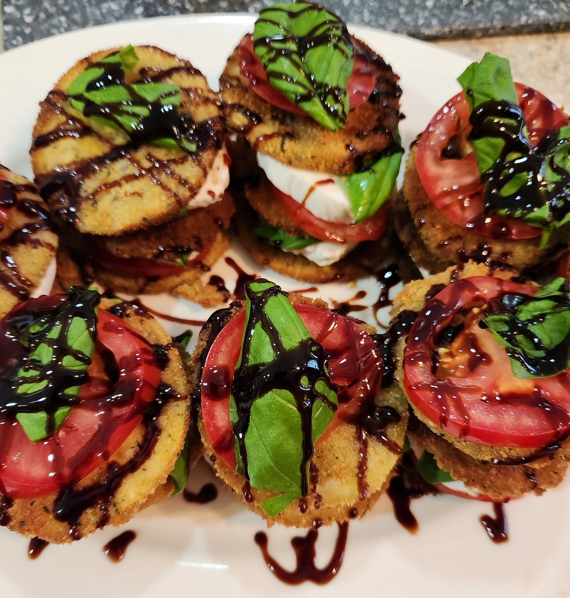 esmonaco1's tweet image. samsplaces.com/2024/07/crispy…
#appetizers #recipes #FoodieFind