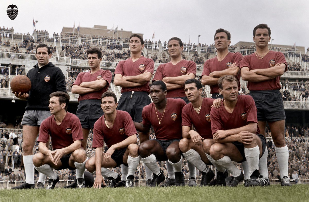Alineación del Valencia CF en el partido correspondiente a la 30ª jornada de Liga disputado el 1 de abril de 1962 en el Santiago Bernabéu contra el Real Madrid (4-1): Goyo, Verdú, Quincoces, Mestre, Piquer, Egea; Héctor Nuñez, Ribelles, Waldo, Recaman y Guillot.