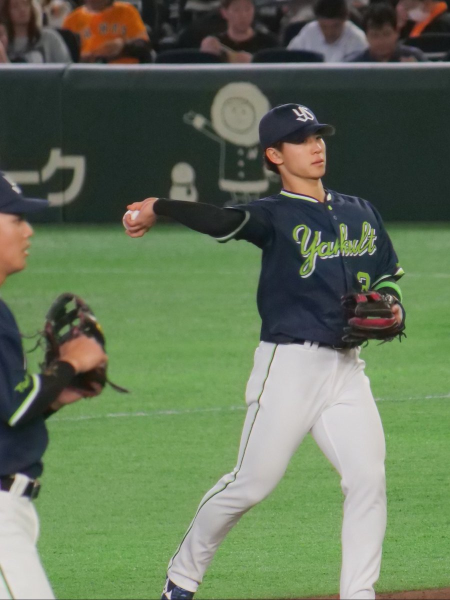 _bluex7's tweet photo. 4番セカンド　内山壮真

#swallows
#内山壮真 https://t.co/zjYXhpGpdv