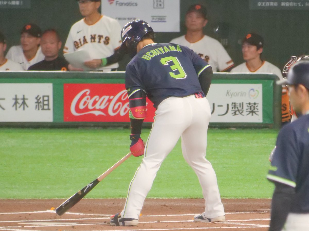 _bluex7's tweet photo. 4番セカンド　内山壮真

#swallows
#内山壮真 https://t.co/zjYXhpGpdv