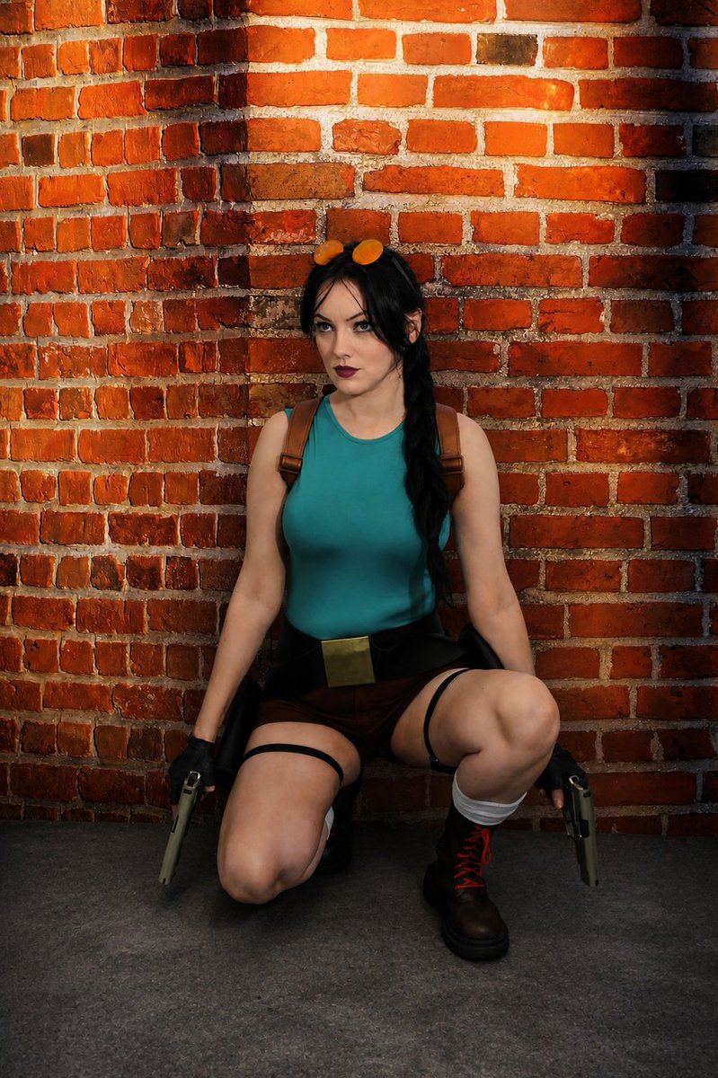 AValentinexx's tweet image. Tomb Raider
I did some new photos on sunday. Heres 2x. 

Background edited by me
#tombraider #tombraidercosplay #laracroft #laracroftcosplay #cosplay