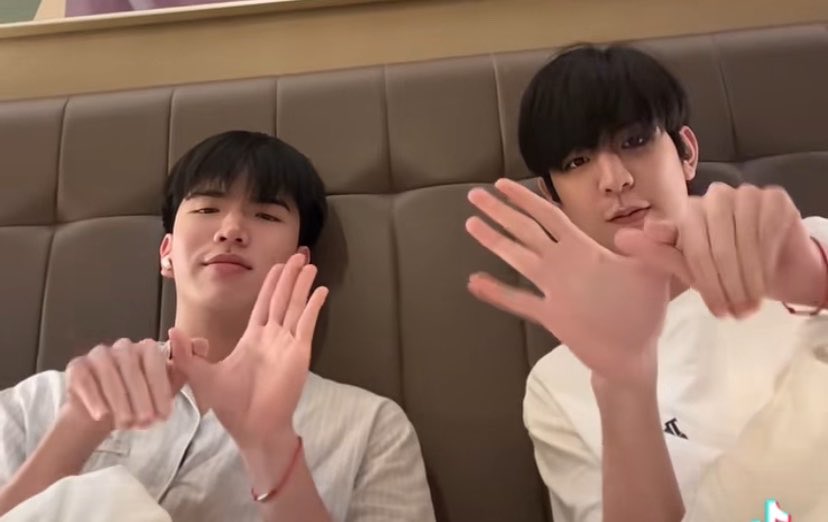 นีนี่ 🌻ft. ยอมมะ tweet media