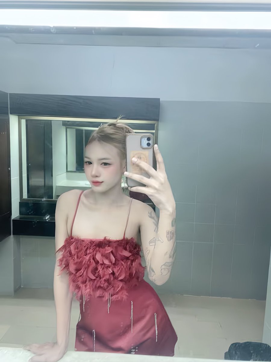 ศรีราชา สาวสอง tweet media