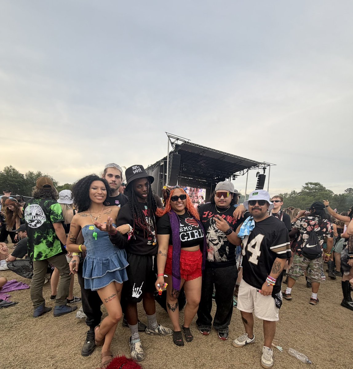 jonvasquezf's tweet photo. The squad https://t.co/05u5ejiqGZ