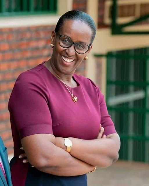 MichaelaAgasaro's tweet image. In October 2025, @FirstLadyRwanda was recognised by @FIGOHQ for her lifelong dedication to advancing women’s health and rights. It was a truly well-earned honour and a proud milestone for #Rwanda.

It is inspiring to see her work not only improving the lives of Rwandans but also
