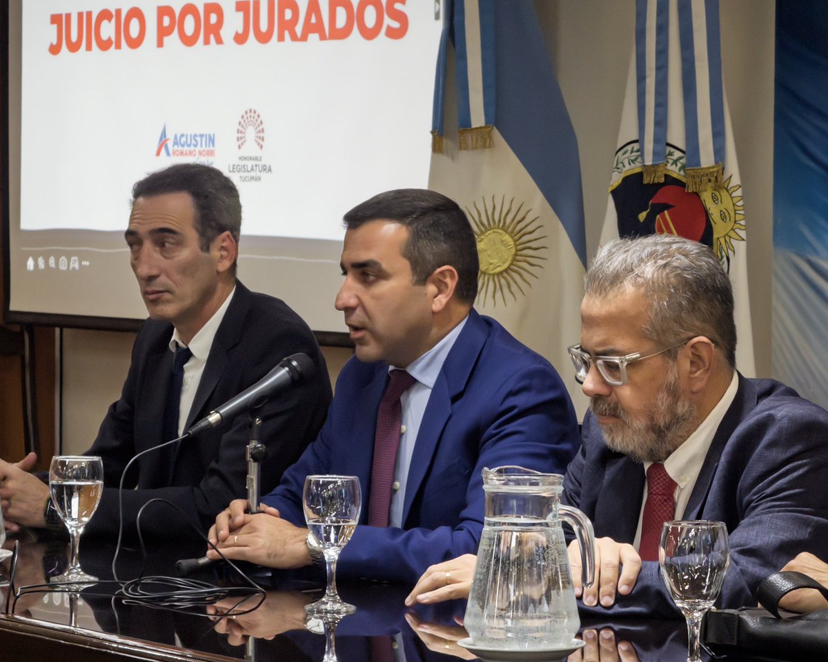 ARomanoNorri's tweet photo. Realizamos la presentación del proyecto: Juicio por Jurados en Tucumán.

Con el objetivo de poner este tema en agenda y abrir el debate necesario, impulsamos este espacio de diálogo junto a especialistas para pensar una justicia más transparente, eficiente y accesible para todos.

Disertaron: Dra. Clelia Cruz Sánchez - Dr. Pedro Roldán Vazquez - Dr. Leandro Halperín - Lic. Álvaro José Aurane.