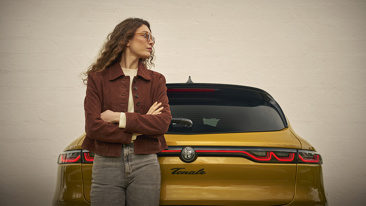 alfa_romeo's tweet image. A vivid reflection of Italian style and sportiness – shining even brighter under the Mediterranean light. 

alfaromeo.com/models/tonale
#AlfaRomeo #AlfaRomeoTonale