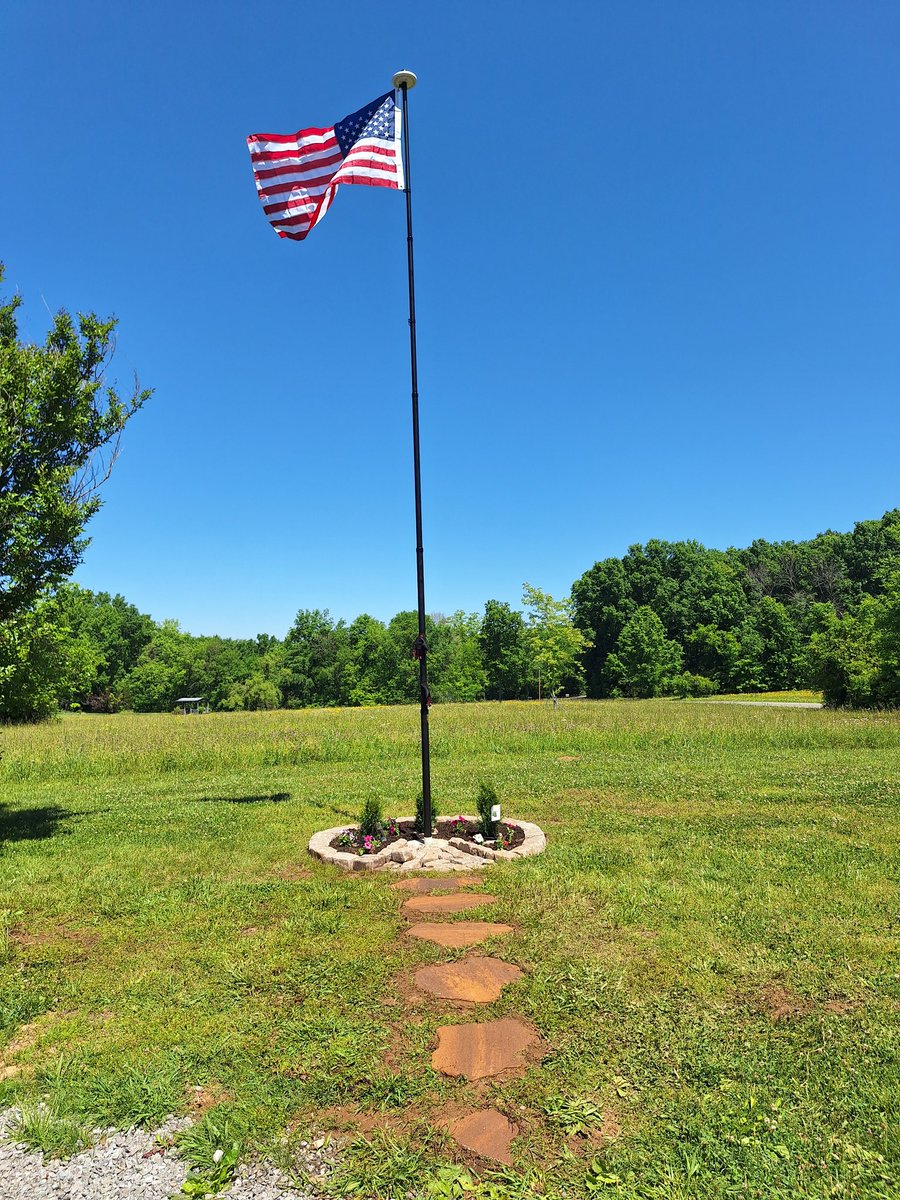 lindaferrara's tweet image. Here's my husband's #weekend project.  He installed the #flag pole and #landscape. #godblessamerica 

#usa