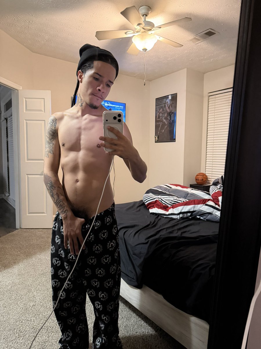 Hes0finee 😵‍💫 tweet media