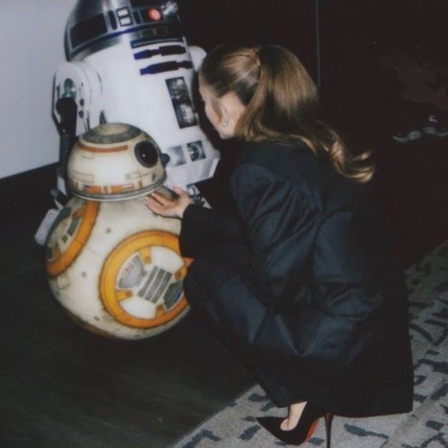 canucksgrande's tweet photo. Ariana &amp; star wars ✨💫🤍 https://t.co/P8MIr8njFX