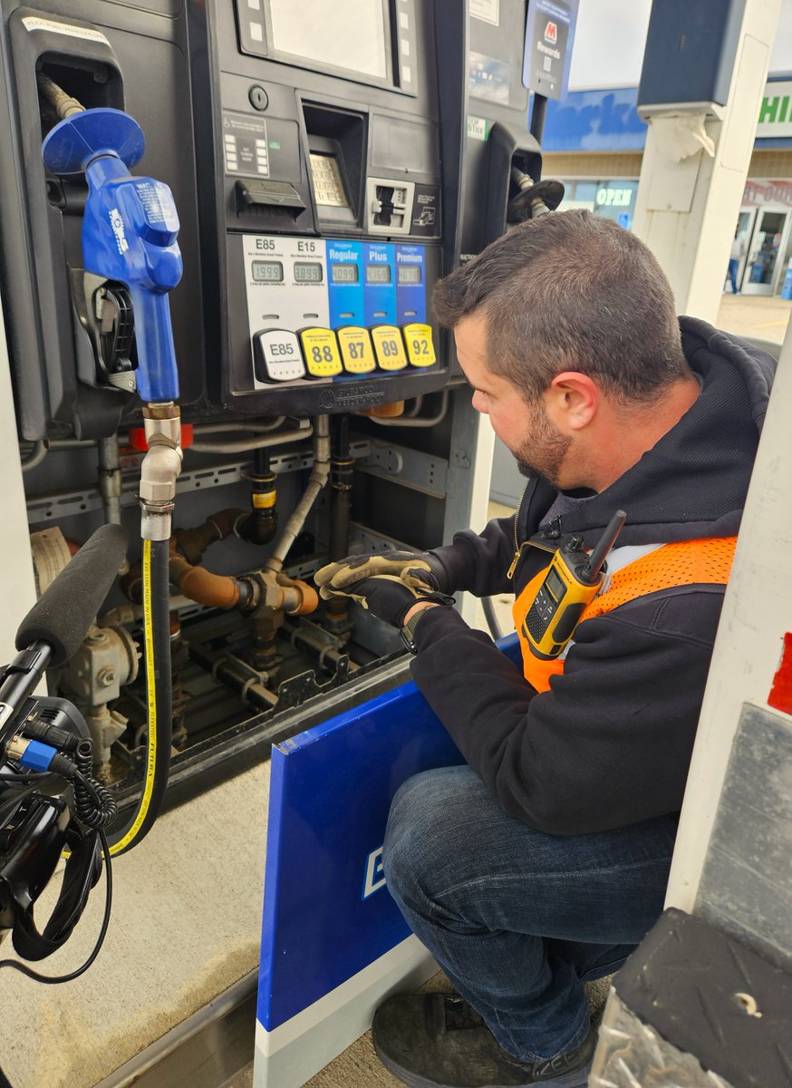 MNCommerce's tweet photo. From the gas pump to the grocery store, our inspectors help consumers every day. Learn more in this @Kare11 story: https://t.co/qfWeP71rkO   #weightsandmeasures #mncommerce https://t.co/5wMs7zeybz
