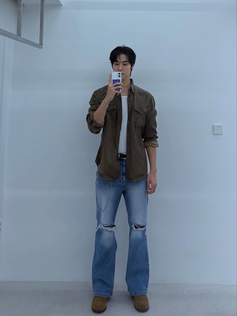 【 승협이는 인스타에서 매력 발산하고 있어~❤️

매일 그랬으면 좋겠다~💐

당신을 정말 사랑합니다💕

편히자요 굿봠⭐️

#이승협 #JDON #LeeSeungHyub #승짱 #승협 #NFlying #엔플라잉 】