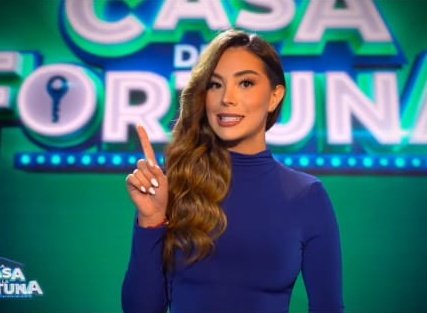 algracersx's tweet photo. #LoActualConGrace⚜️ La espera terminó! Muy pronto @venevision nos deleitará con #LaCasaDeLaFortuna, conducido por José Andrés Padrón y Nieves Soteldo.
Regresan los programas de variedades como en aquellos años 80's y 90's donde el canal de La Colina ha sido pionero. https://t.co/pfO3VZ6DWE