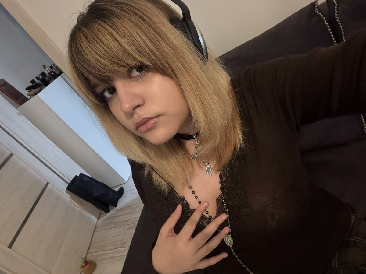 saya 🗡️ tweet media