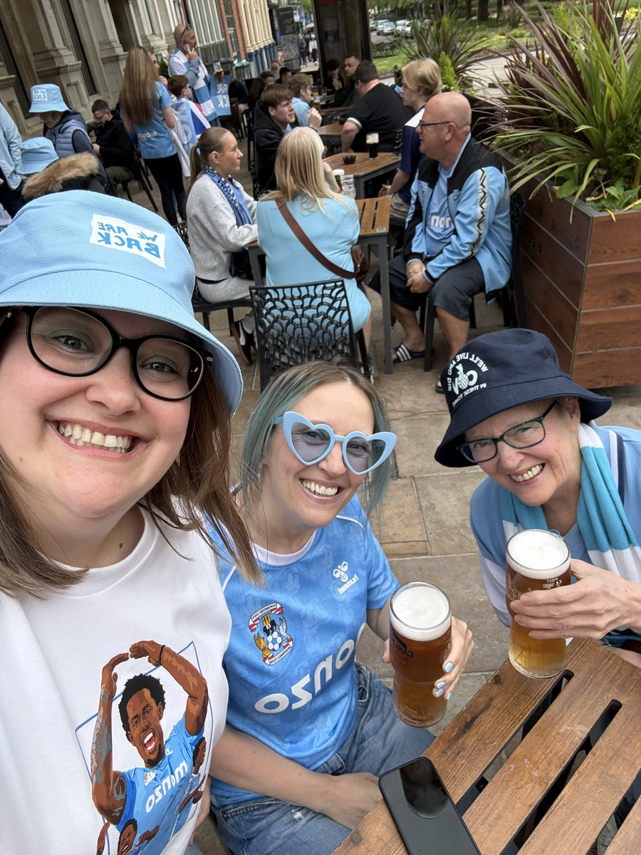 SarahSma84's tweet photo. Special day for the city today- spending time with my sis @zoesutherland and Mum! #pusb #weareback #coventrycity @Coventry_City ⚽️🎉 https://t.co/0aE1avueTW