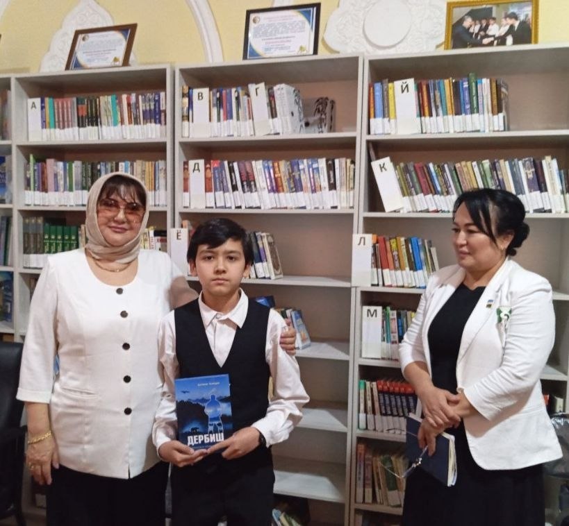 UchtepaT85216's tweet image. #Ma’naviyat  maskani kutubxona!
 Uchtepa tuman hokimiyati Xalq deputatlar tuman kengashi bosh mudiri A.Usmonov,bosh mutaxassis Z.Ko’ziyeva hamda Milliy tiklanish partiya deputati,81-sonli maktab direktori Z.Xaydarova maktabning faol o’quvchilari,Uchtepa TAKMga tashrif buyurishdi.