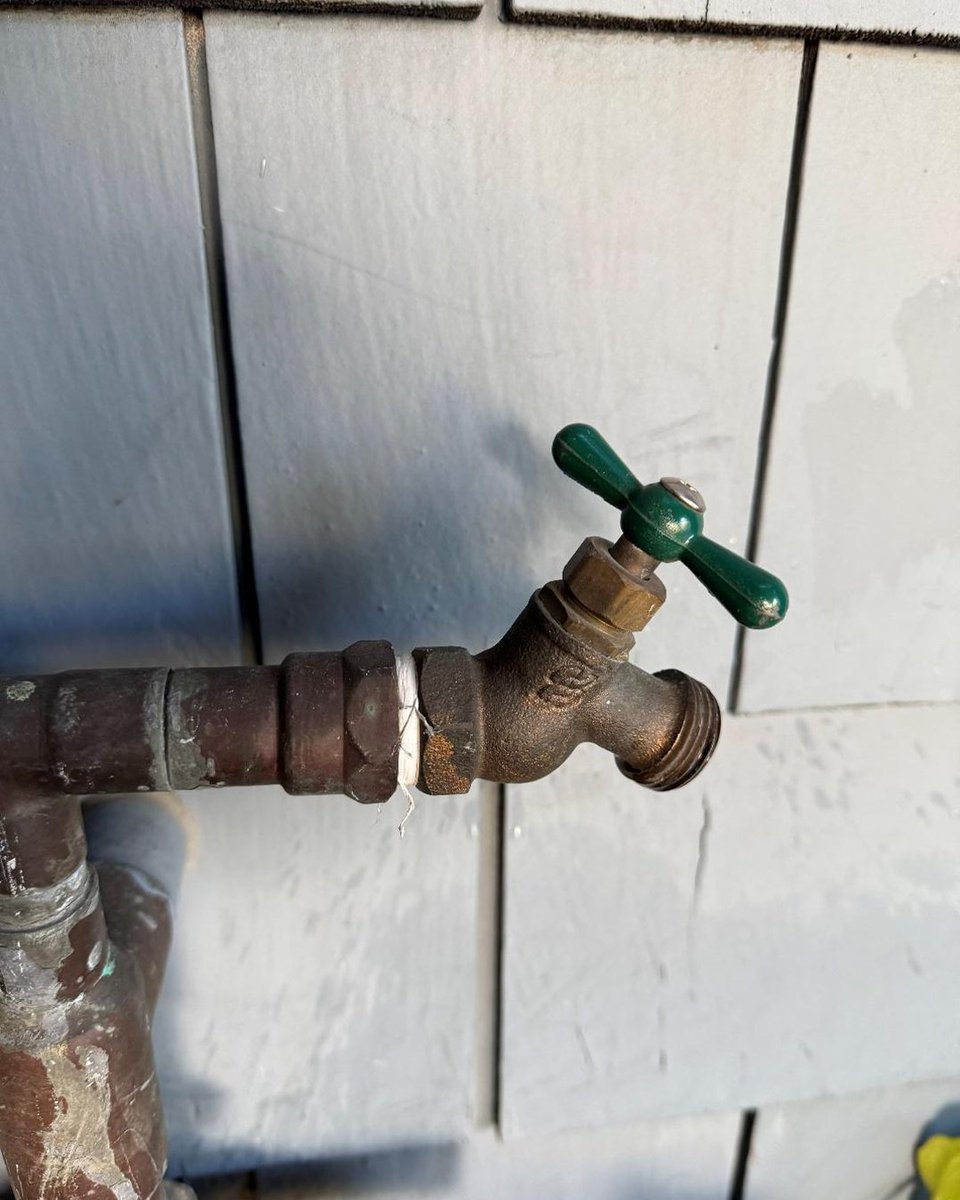draintownrooter's tweet photo. A faulty pressure-reducing valve can cause high water pressure, damaging your pipes and fixtures. Our team replaced a PRV in Laguna Hills to restore safe and consistent water pressure. Proper pressure regulation helps extend the life of your plumbing system and prevents leaks. https://t.co/YIb3POXZuN