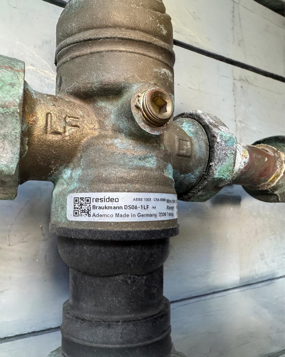 draintownrooter's tweet photo. A faulty pressure-reducing valve can cause high water pressure, damaging your pipes and fixtures. Our team replaced a PRV in Laguna Hills to restore safe and consistent water pressure. Proper pressure regulation helps extend the life of your plumbing system and prevents leaks. https://t.co/YIb3POXZuN