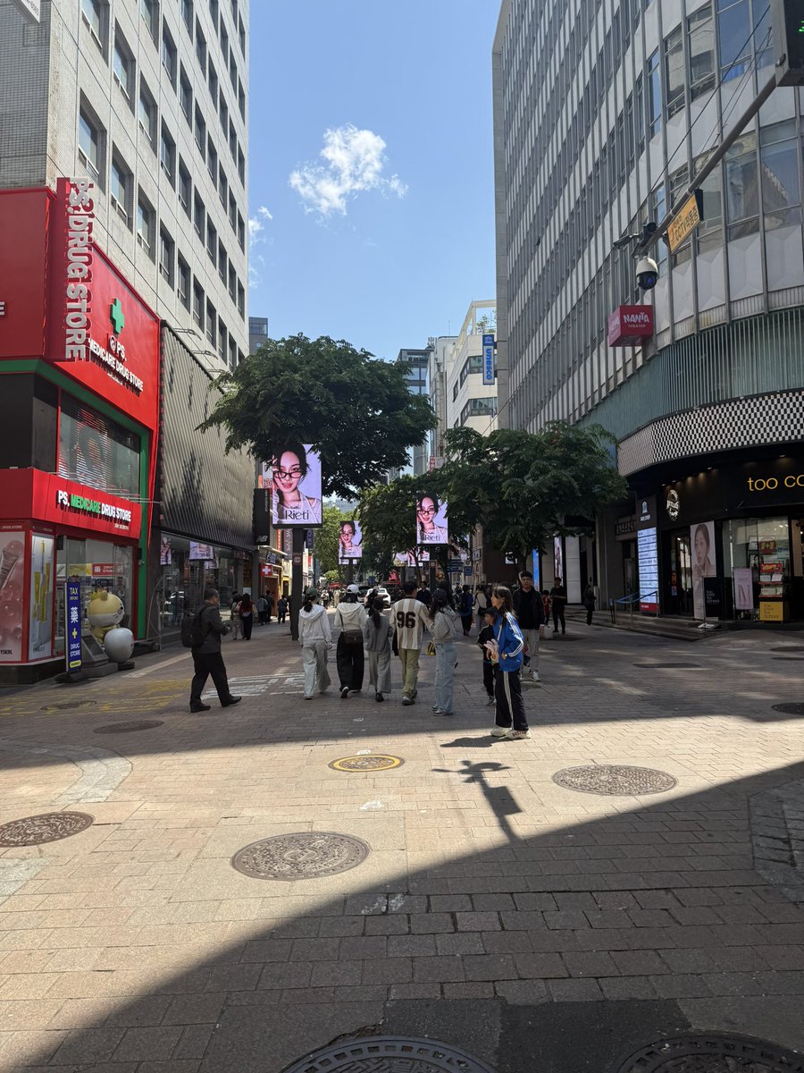 tino_bot0's tweet photo. 韓国で特段何をするわけでは無いのですが、
カバンを買いました。 https://t.co/e1Ku4rCoap