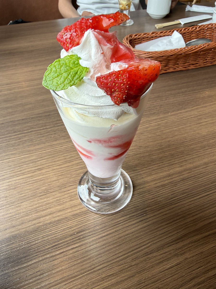 珞都 tweet media