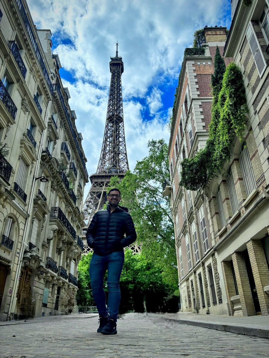 SoriaCharls's tweet photo. #Paris https://t.co/Jg4j5hOwjN