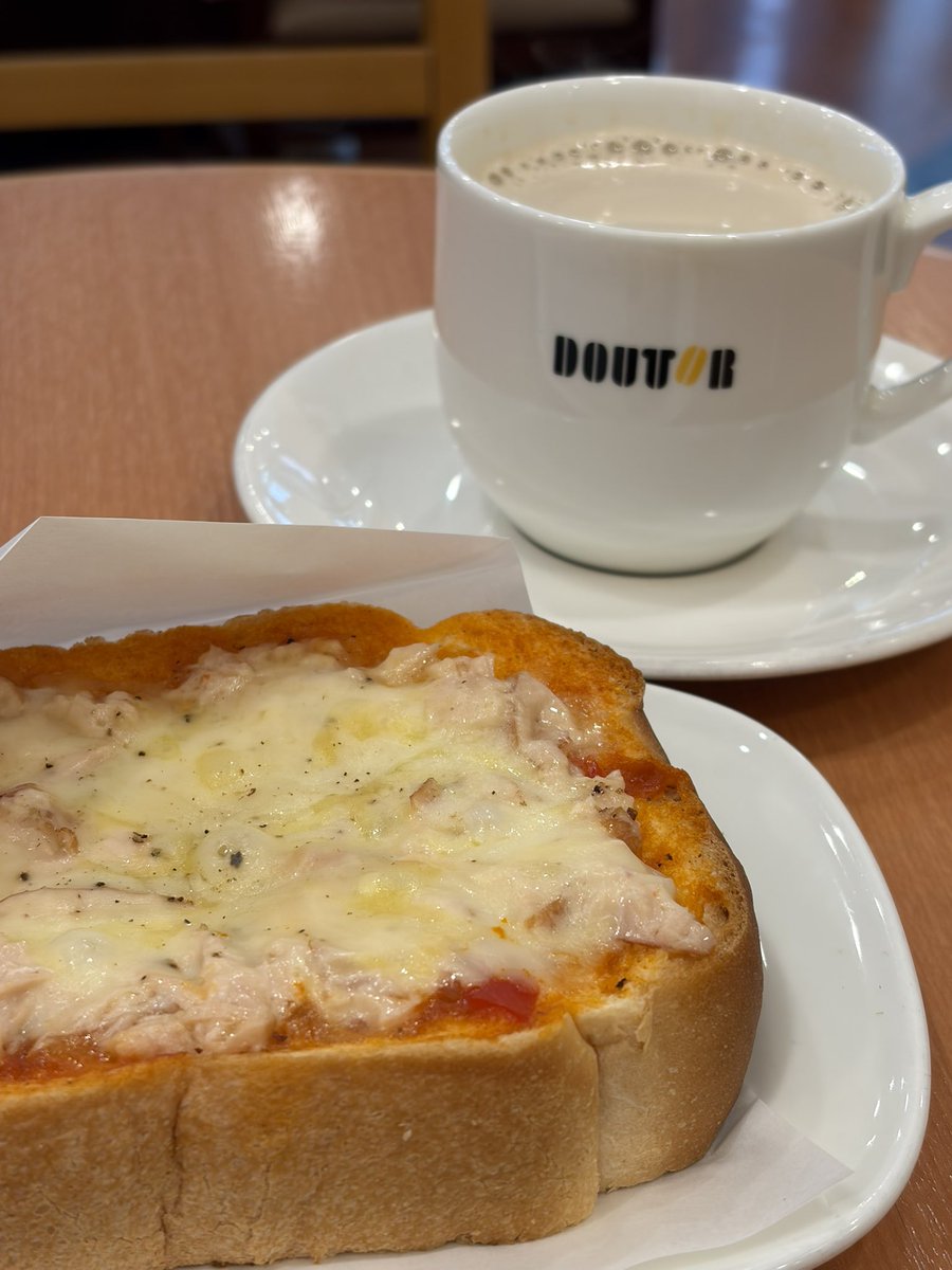 Anna_mpentame's tweet photo. 今日は早朝からお母さんとモーニング食べに行ったよ!☕️🍞
トーストとハニーラテすっごく美味しかったー!💖充実した1日でした🍀*゜
#MPFエンタメ #山形 #アイドル #MPF_B #mpfb #anna https://t.co/YyihjmkOog