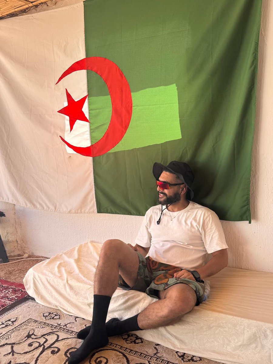 MidouMahdiCH's tweet photo. 1.2.3 ViVa Algeria #تحيا_الجزاير 🇩🇿 https://t.co/mEqaSFYVmp