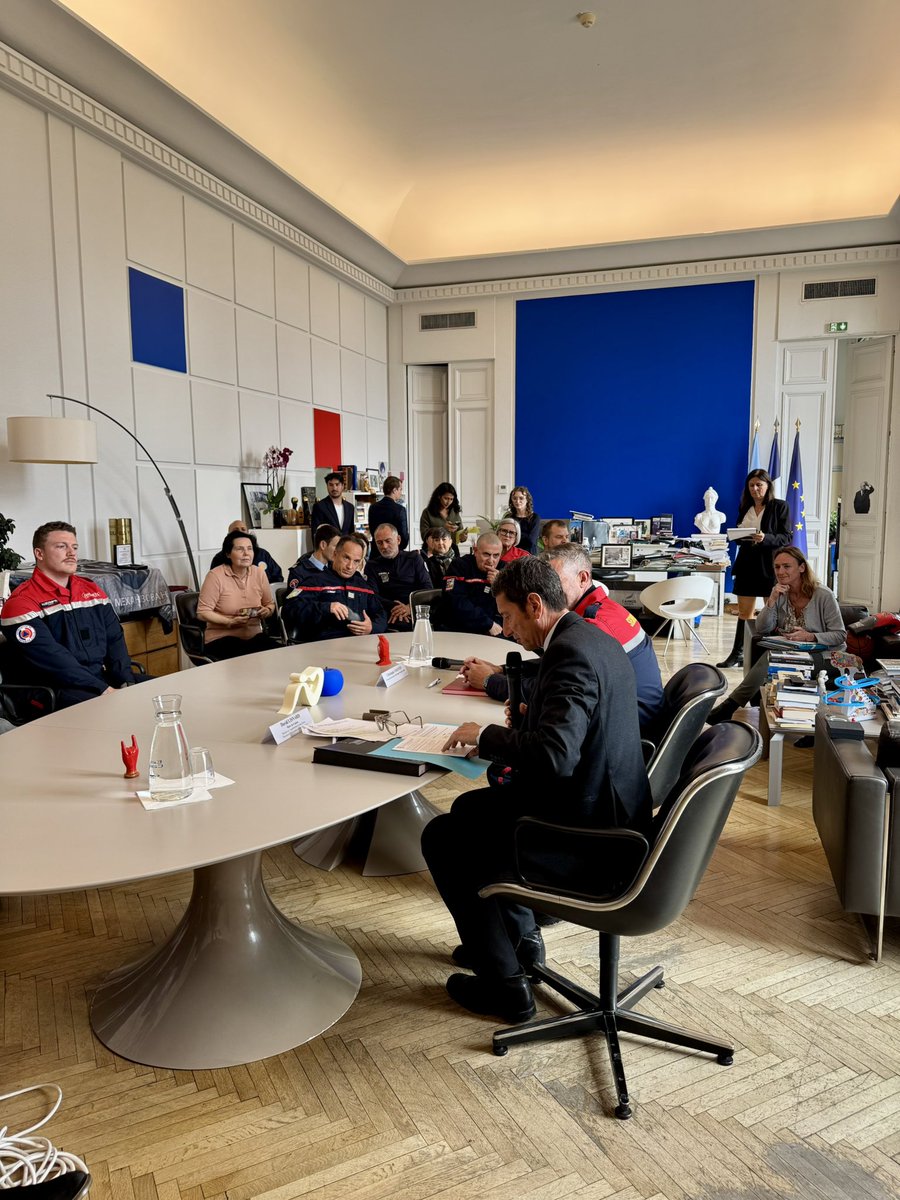 Cannes tweet media