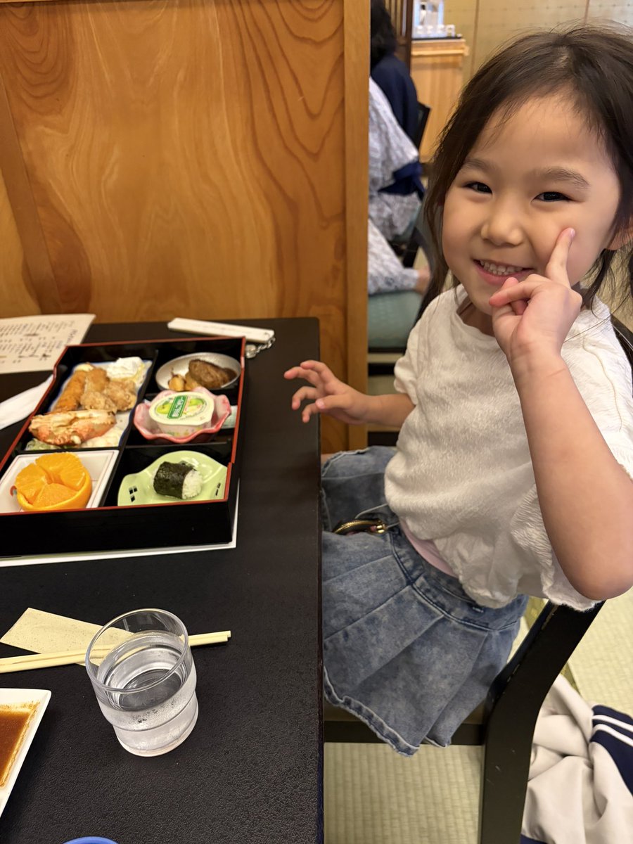 sari102803's tweet photo. 旅館でご飯食べたよ♡
今から温泉♨️

#旅行
#岡山
#旅館 https://t.co/1aj7MVJchw