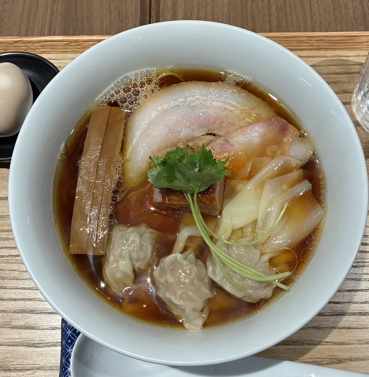 RITTON2525's tweet photo. 醤油わんたん麺
今回家族で訪問したので
こちらも堪能しました
納得です
#らぁ麺紫陽花 https://t.co/qbPyYjlxhL